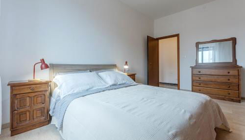 GuestHost - Roomy Apartment near UniBo & Porta San Donato - Photo 3