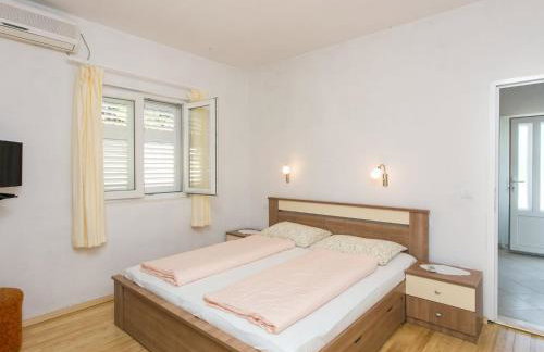 Guest House Oreb - One Bedroom Apartment with Terrace and Sea View - Foto 5