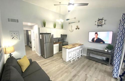 B Lakefront! Remodeled, Boat Slip, Patio Views, Pool, Boat Ramp, WIFI - Foto 2