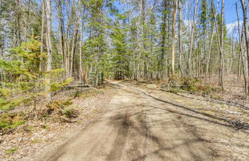 Tenstrike Lake House on 60 Acres Hike and Fish! - Foto 30