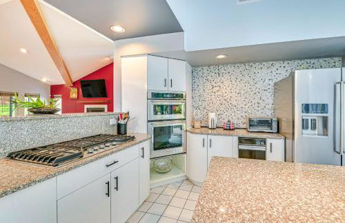 7 Mi to Skiing Lake George Home with Large Patio - Foto 10