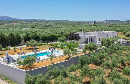 Nostra Terra Villa, 2-acre Secluded Nature Escape with Heated Pool, By ThinkVilla - Foto 7