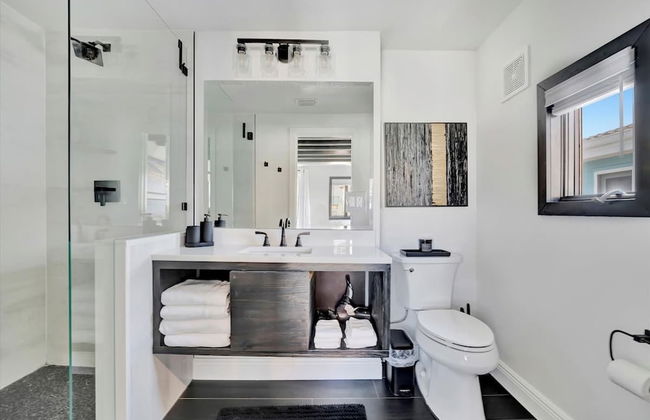 The Aura a Luxury Waterview Condo Heated Pool - Foto 4