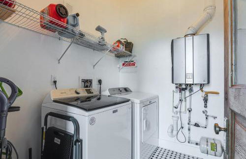 Florence Vacation Rental with Rooftop Deck! - Photo 22