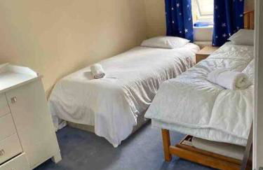 Modern 2 bedroom house with WIFI - Foto 17