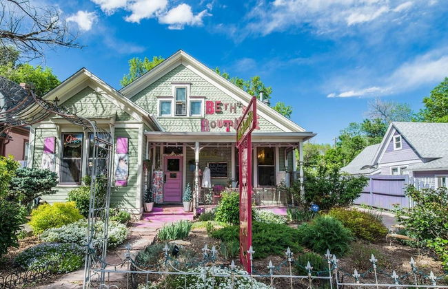 Whimsical Flat Color Unique & Chic Boutique - Foto 1