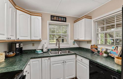 Family Forest Retreat, Paradise at Point Pleasant! - Foto 6