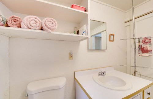 Rustic Retreat Across from Lake Family Friendly! - Foto 17