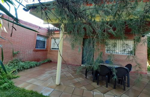 Precioso chalet próximo a Sevilla con jardín y piscina privada 8 personas Wifi gratis 2 salones 4 dormitorios 2 baños - Foto 54