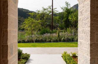 Reveli Suites - Photo 4