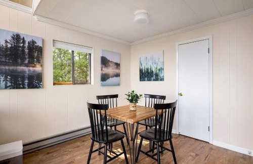 Lofted chalet cabin w hot tub fire pit & views - Foto 14