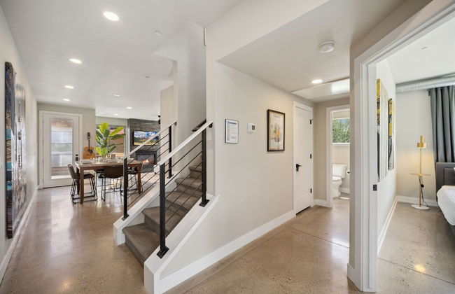 Swanky Townhome Near Old Town, Breweries and River - Foto 24