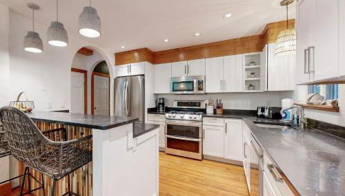 Heartwood Manor - Photo 4