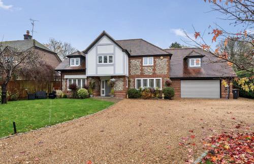 Luxurious Modern Henley Home with Pool & Hot Tub, 5 Bedrooms, Parking - Foto 15