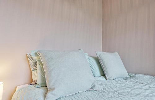 Beautiful 5 bed house, relaxing garden and driveway parking 10 min to the beach - Foto 54