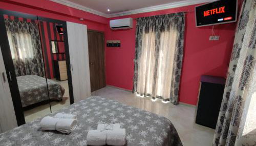 Silver Pearl Apartment - Photo 3, towels, wardrobe