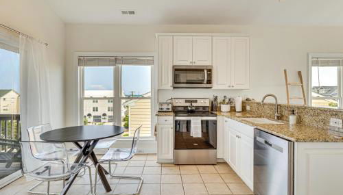 Inviting Atlantic Beach Townhome about half Mi to Ocean - Foto 2
