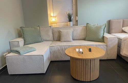 LIGHTPLACE • Größere Gruppen • 4 Einzelzimmer • Boxspring • Smart TV • Biergarten • Restaurant - Foto 12