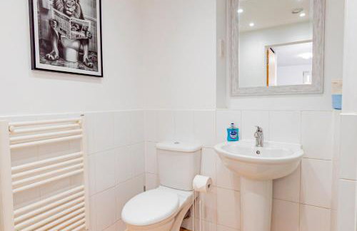 Upgraded 4 Beds Level Access Lifts 2 bath Parking - Foto 22