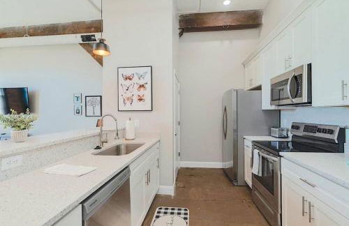 Breakfast at Tiffanys Downtown Newport News - Foto 6