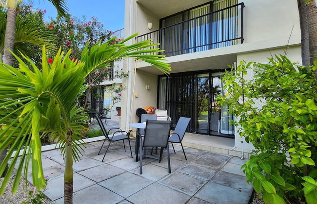 NEW Stunning Beachfront Condo at the Coral Beach - Foto 62