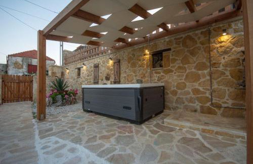 Pamelas House with Jacuzzi - Photo 26