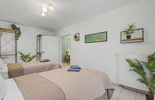 Neu Renoviert - 4 Schlafplätze, Zentral, Terrasse - Photo 8