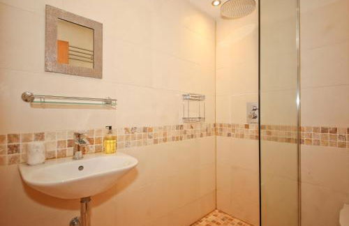 The Lavendrye - Photo 14