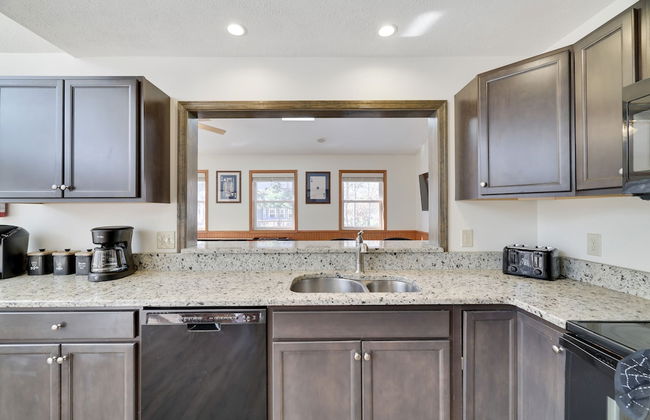 Sycamore Cove by Avantstay Hot Tub Game Rooms - Photo 19