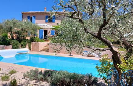 Freundliches Haus mit Pool und großem Garten - Foto 1