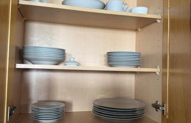 King-Bed Loft - Free Garage Parking - Full Kitchen - Foto 11