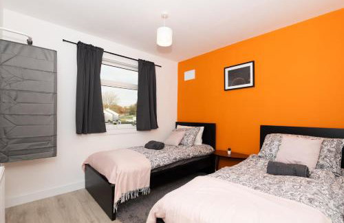 4Bed-House-2Bath-Free Parking-by Holiday Homes - Foto 15
