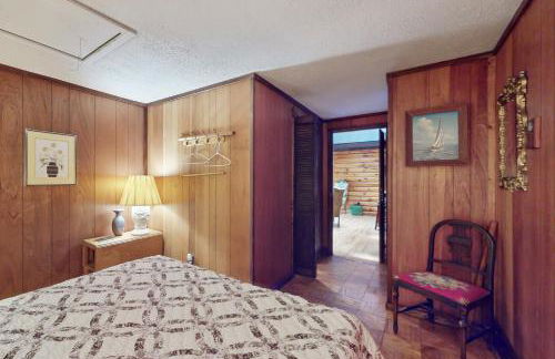 Adirondacks in Style! Lake House with Deck, Fire Pit - Foto 12