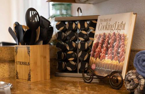 Montgomery Estates Bliss - Hot Tub, Pets, Family Fun! - Foto 25