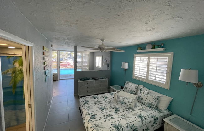 2 Bedroom Waterfront Pool Side! - Foto 17