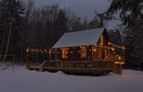 Dream Stratton Forest Cabin with Hot Tub and Fast WiFi - Foto 12