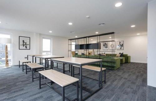 Luxury Mcr 2bed,2bath Apartment- Central location! - Foto 33