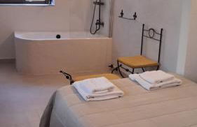 Casa Ypsilon Olive Oil - Photo 4