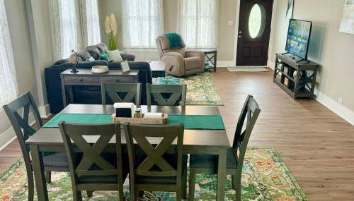 Bright & Airy 2BR 1BA Home Near The Riverfront - Foto 3