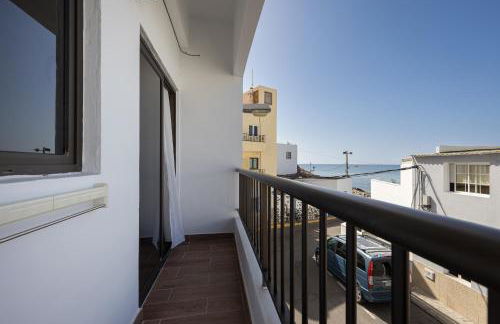 Home2Book Cozy Beachfront Getaway in Tarajalejo - Photo 8