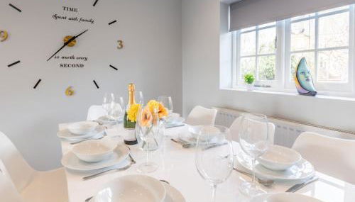 4-Bedroom Seafront House in Southend Sea Views - Pass the Keys - Foto 5, Other