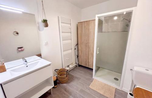 Lumen Chartrain - appartement proche centre-ville, balcon et parking - Foto 7