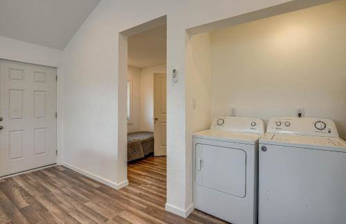 Quaint Concord Home with Covered Porch Near Hiking - Foto 19