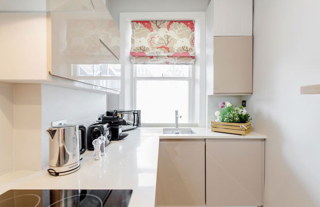 Kensington Apartment with terrace - Photo 15