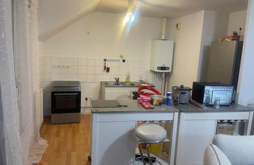 Comfortable apartment in a peaceful setting - Photo 27