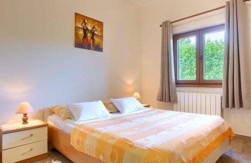 Faszinierendes Ferienhaus mit Privatpool, Volleyballfeld, Fussballplatz, Trampolin beim bekannten Radweg Parenzana - Foto 14