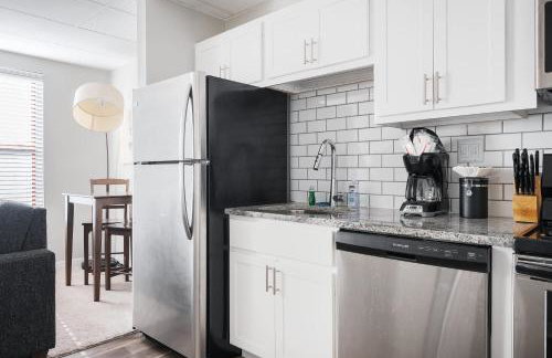 Modern Mass Ave 1BR Apartment with Kitchen - Foto 15