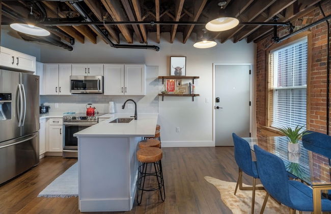 Contemporary Nashville at The 1865 - Photo 9