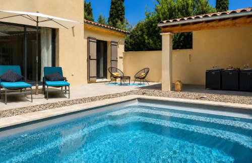 Piscine et villa tout confort au cœur des Alpilles - Photo 1
