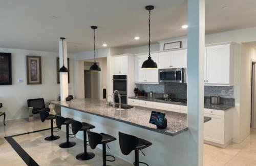 Elegant Retreat with Private Luxurious Gen Suite - Foto 29